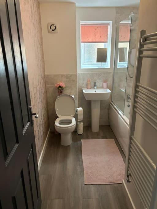 Private Room In A House With Parking In Lenton Nottingham Exterior foto